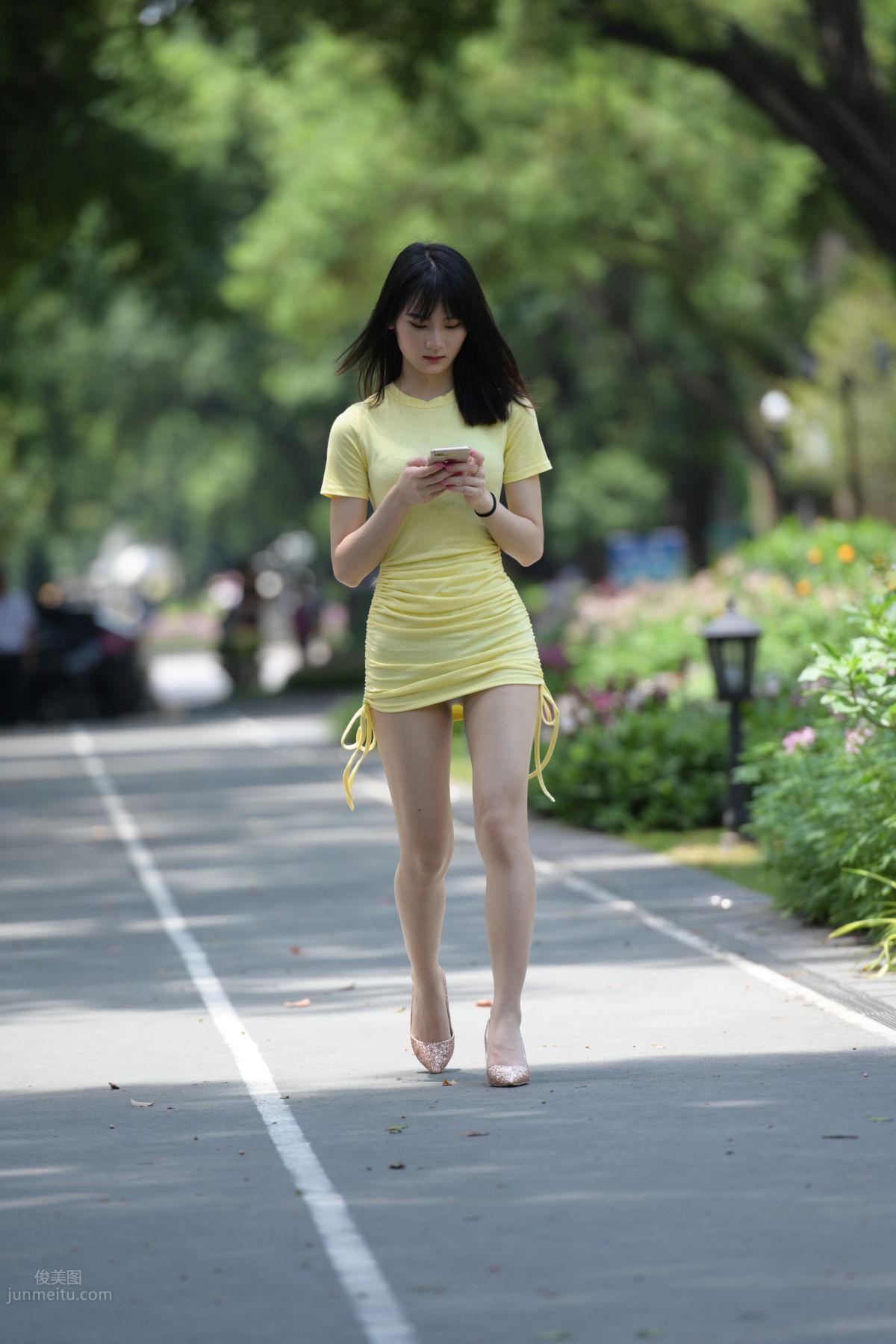 [Mojing Street] 123 Street Snap of Sexy Beauty in Light Yellow Dress photo 79