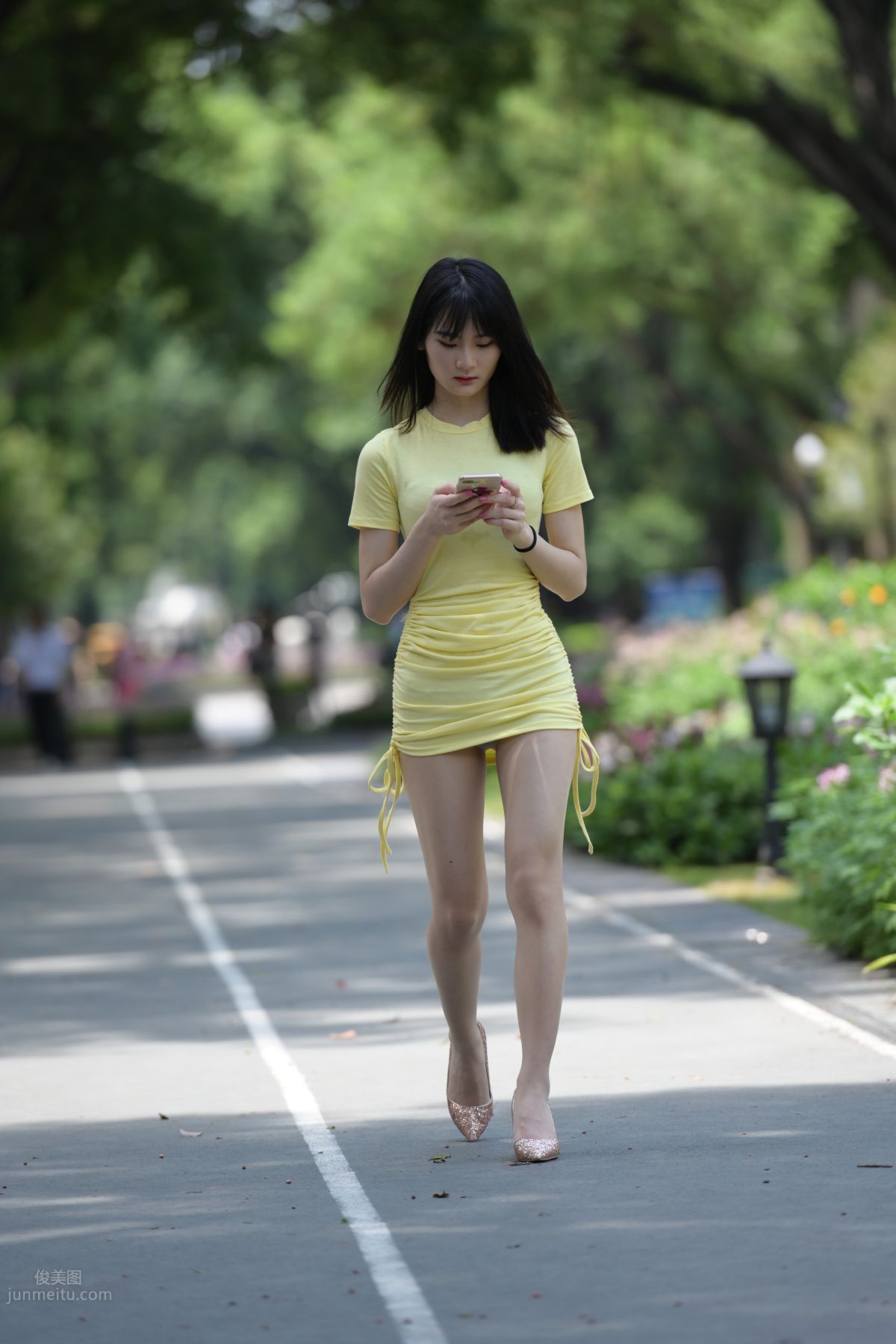 [Mojing Street] 123 Street Snap of Sexy Beauty in Light Yellow Dress photo 80
