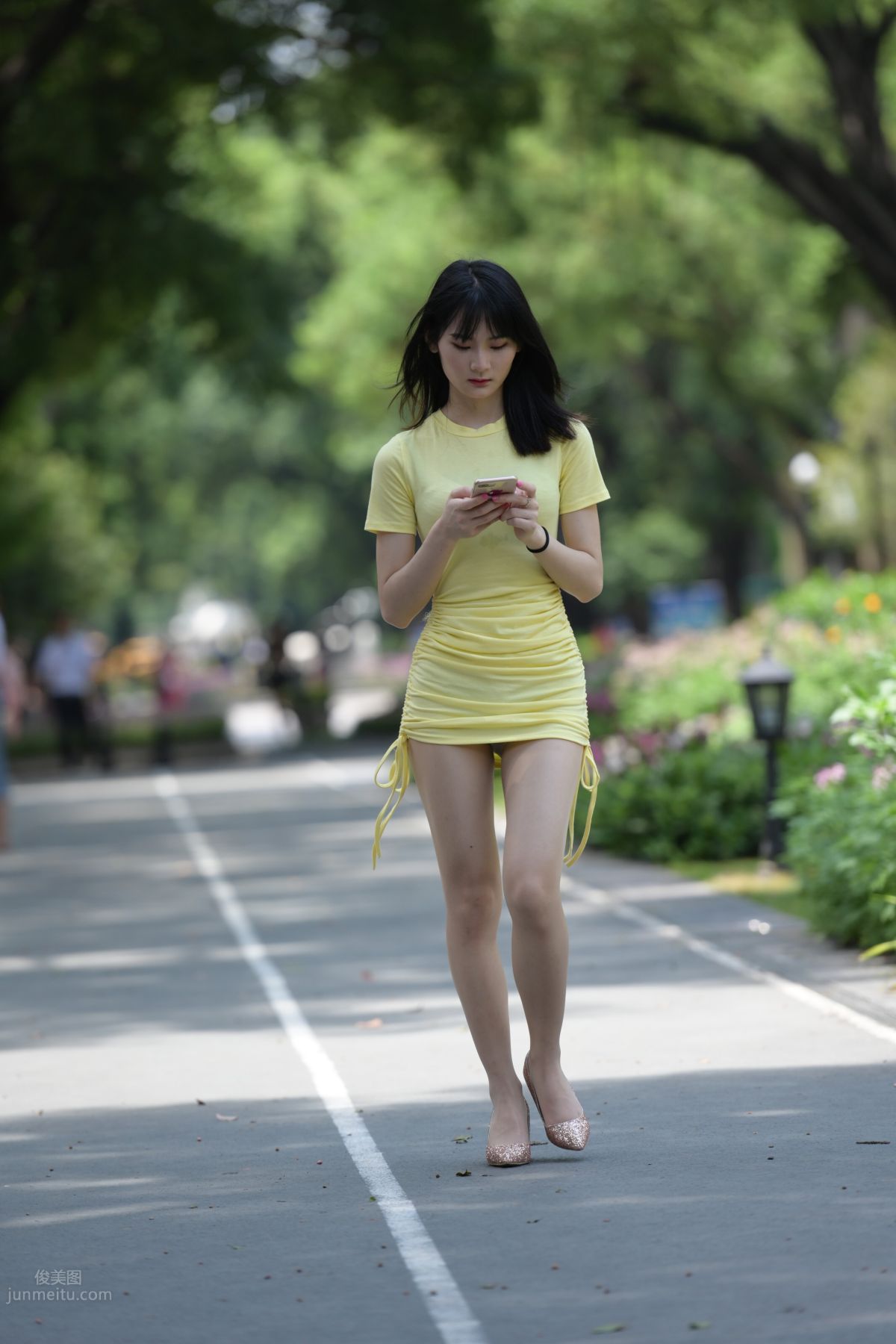 [Mojing Street] 123 Street Snap of Sexy Beauty in Light Yellow Dress photo 82