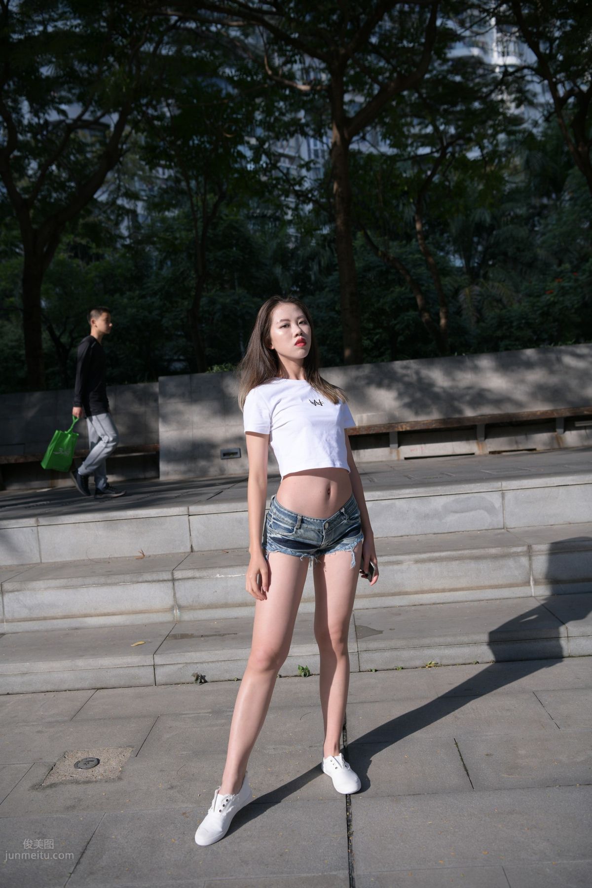 [Mojing Street] 126 Very Sexy Denim Hot Pants Girl photo 50