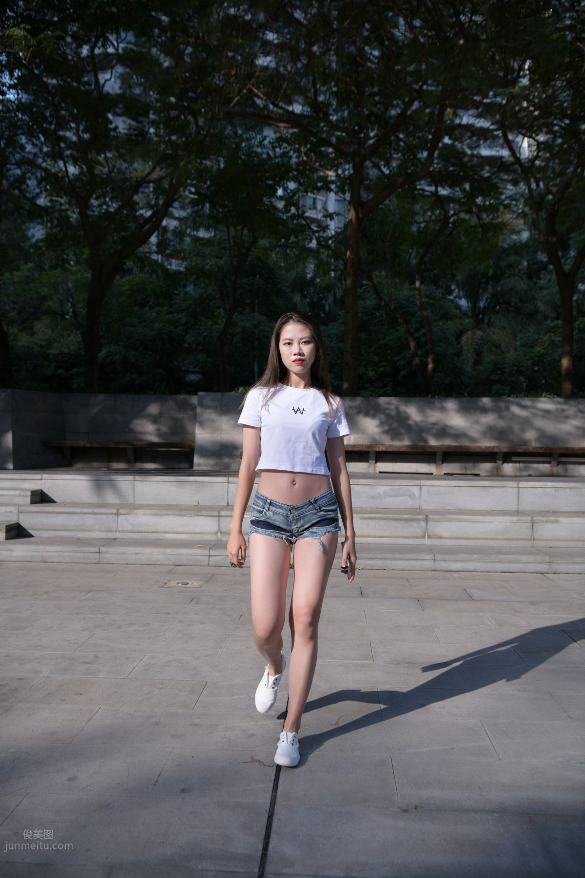[Mojing Street] 126 Very Sexy Denim Hot Pants Girl photo 52