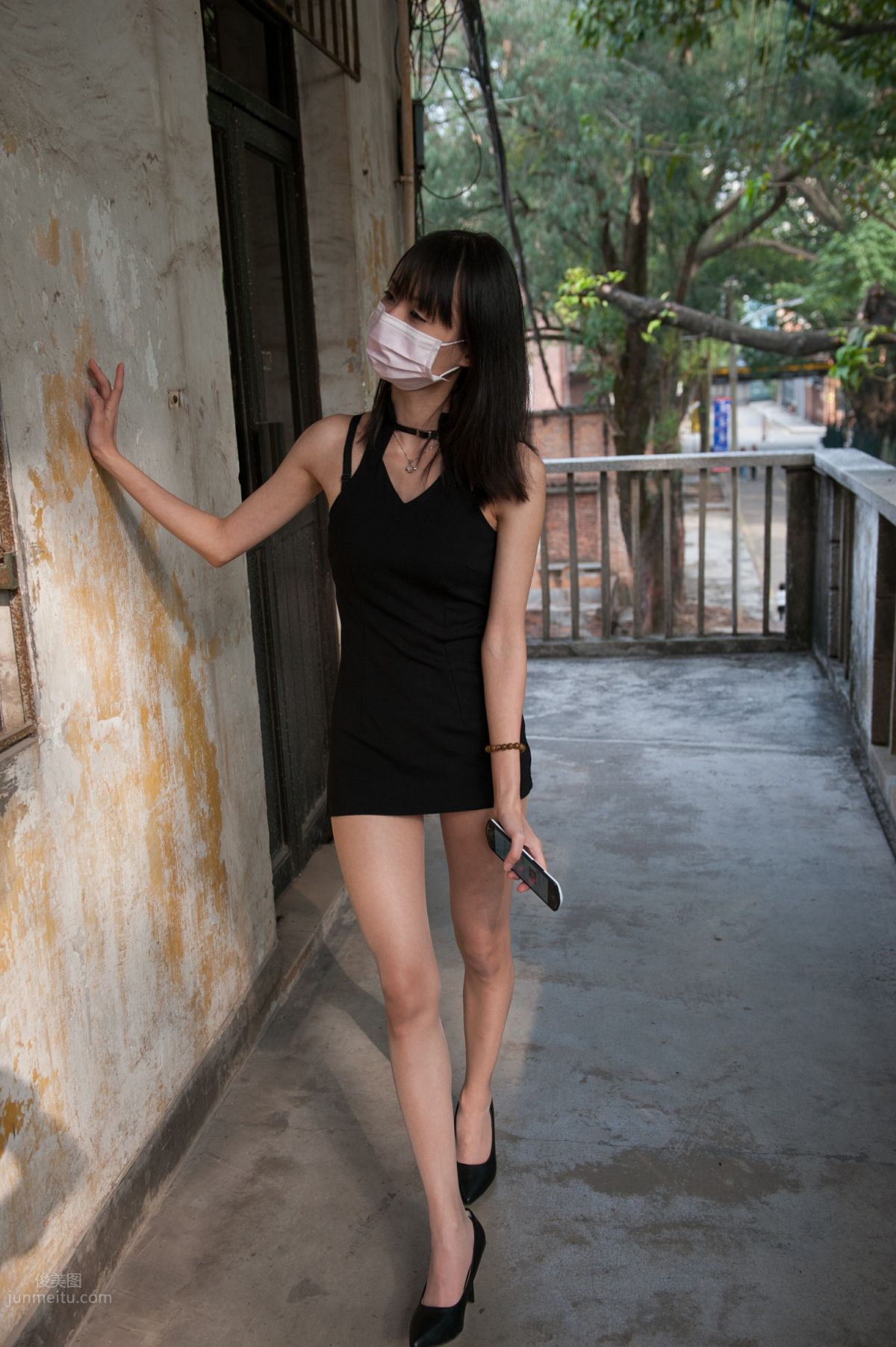 [Mojing Street] 129 Girl in Flesh-Colored Stockings and Bodycon Skirt at the Street Corner photo 88