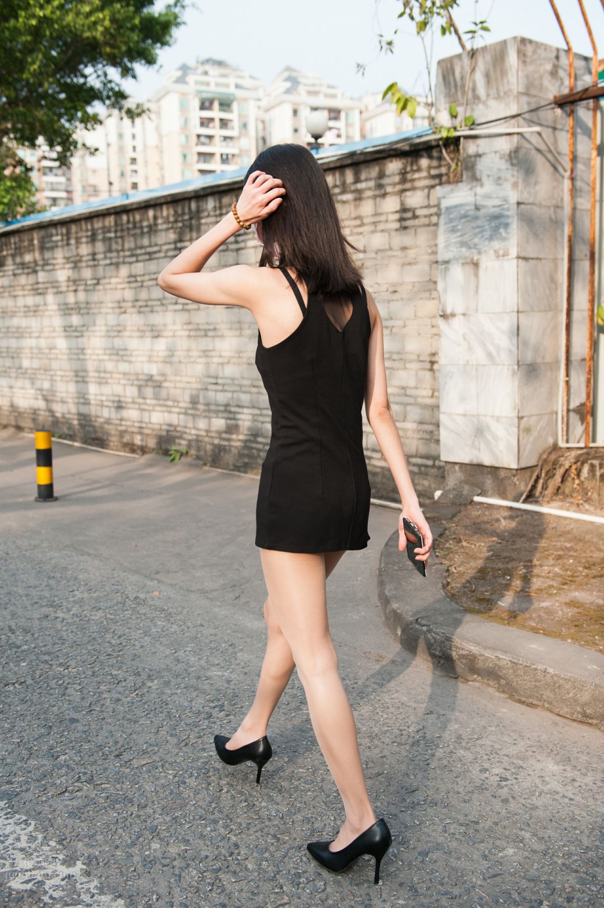 [Mojing Street] 129 Girl in Flesh-Colored Stockings and Bodycon Skirt at the Street Corner photo 200