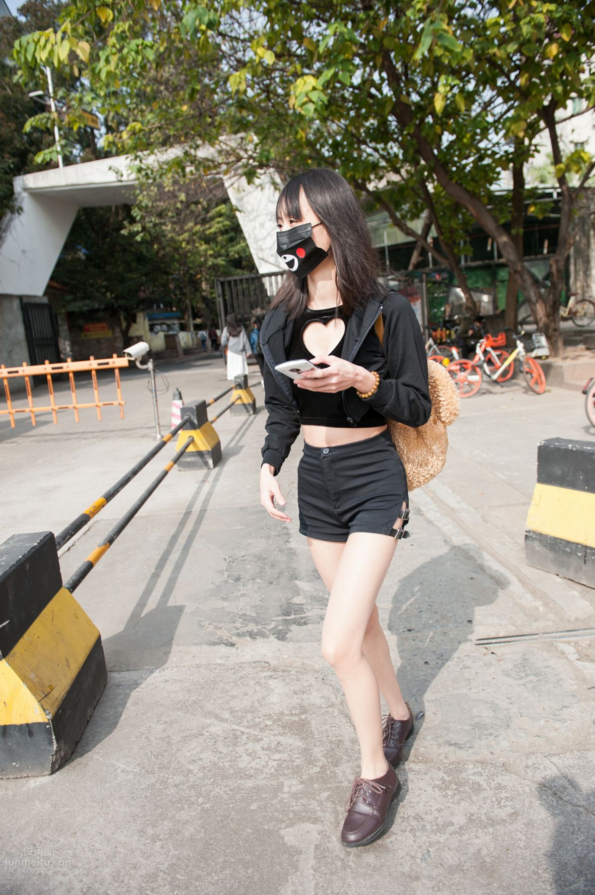 [Mojing Street] 132 Girl with Flesh-Colored Stockings and Beautiful Legs at the Football Field, Your Smile Cannot Be Hidden by a Mask photo 6