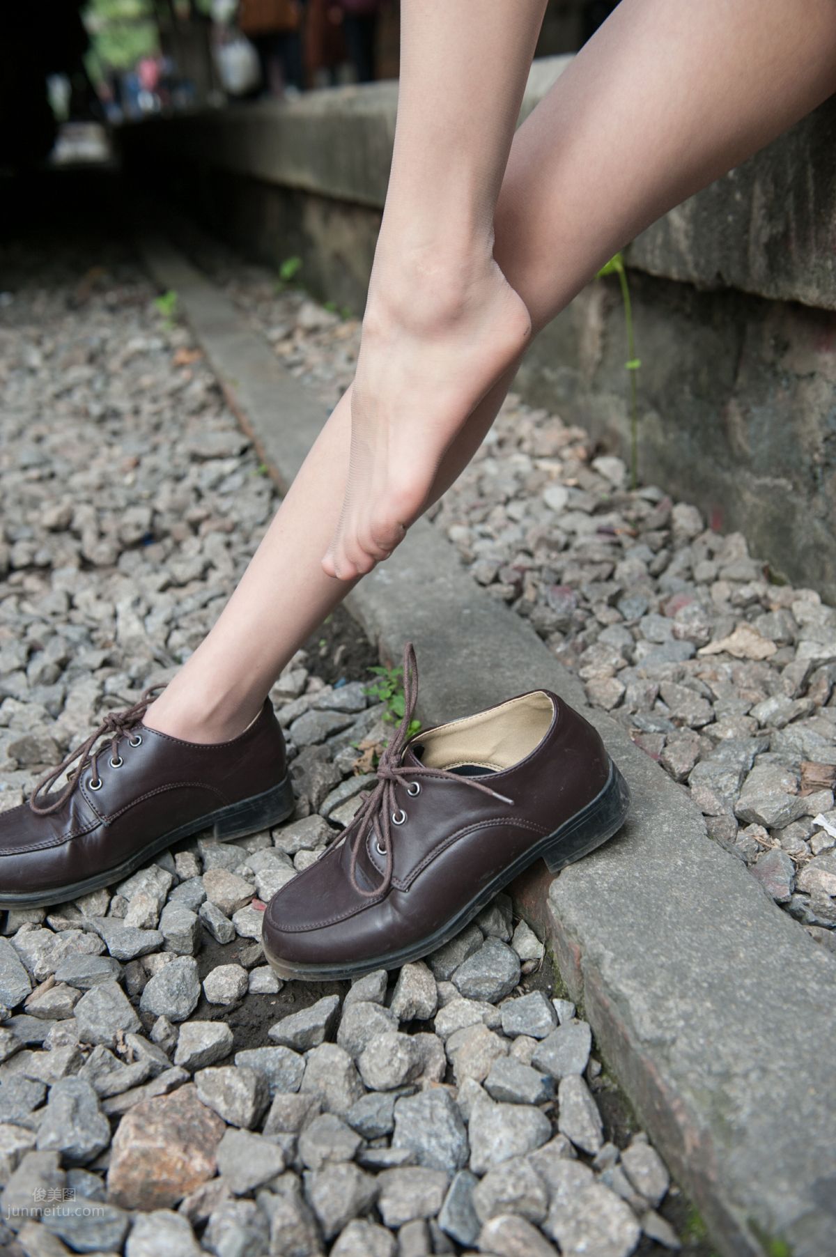 [Mojing Street] 132 Girl with Flesh-Colored Stockings and Beautiful Legs at the Football Field, Your Smile Cannot Be Hidden by a Mask photo 97