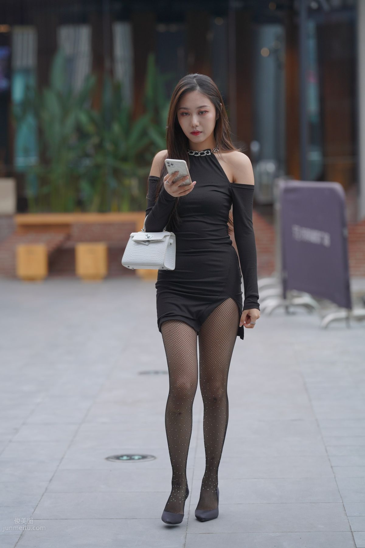 [Mojing Street] 133 Very Sexy Girl in Fishnet Stockings photo 21
