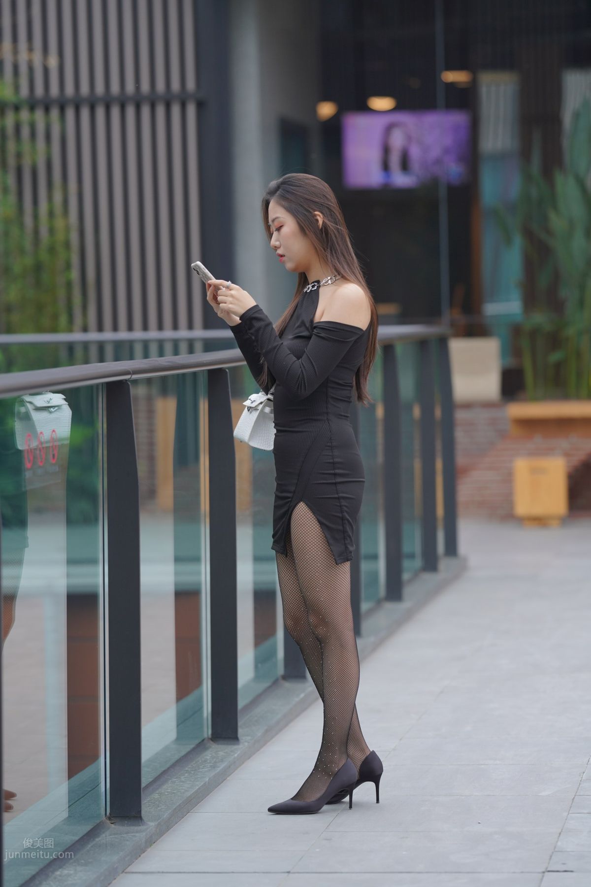 [Mojing Street] 133 Very Sexy Girl in Fishnet Stockings photo 28