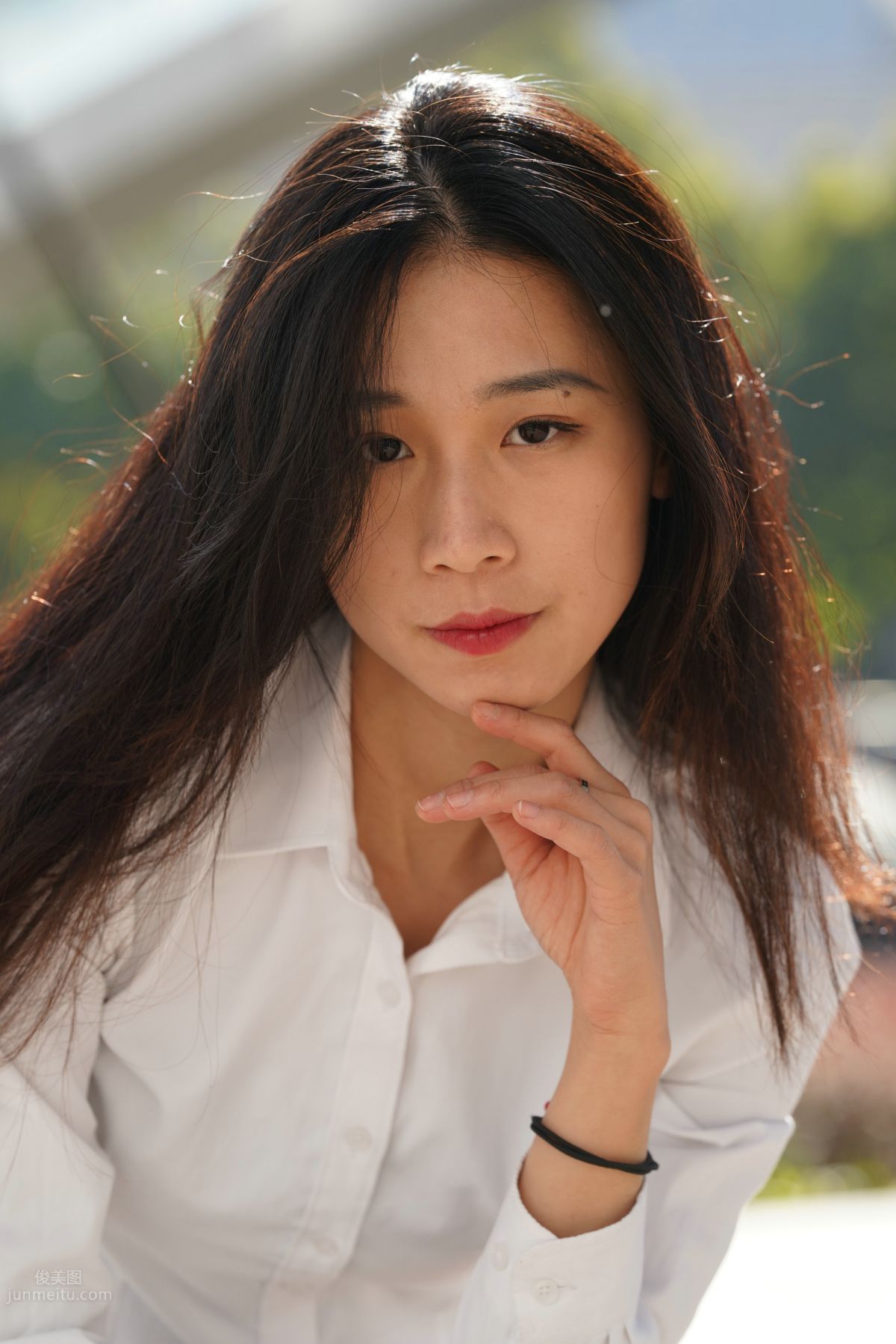 [Mojing Street] 135 Street Snap of an OL-Style Beauty in Black Stockings photo 16