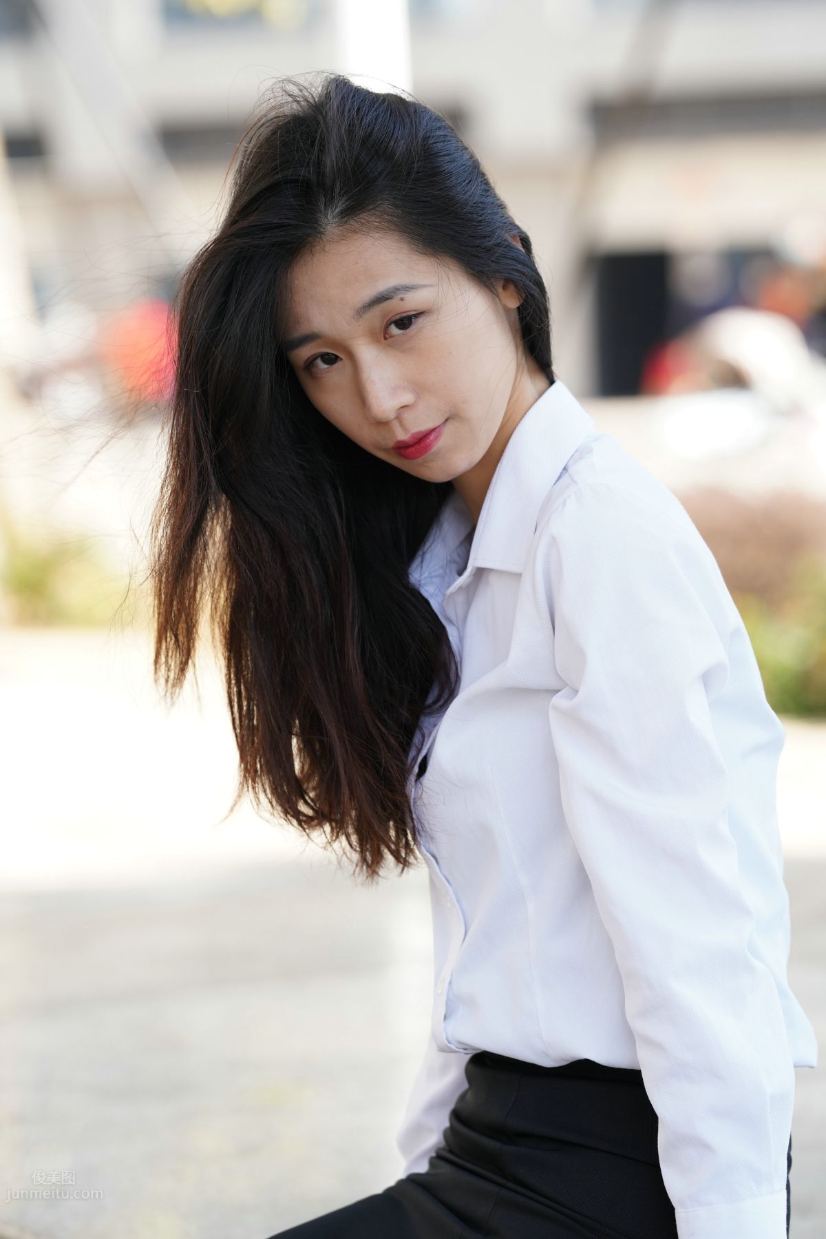 [Mojing Street] 135 Street Snap of an OL-Style Beauty in Black Stockings photo 48