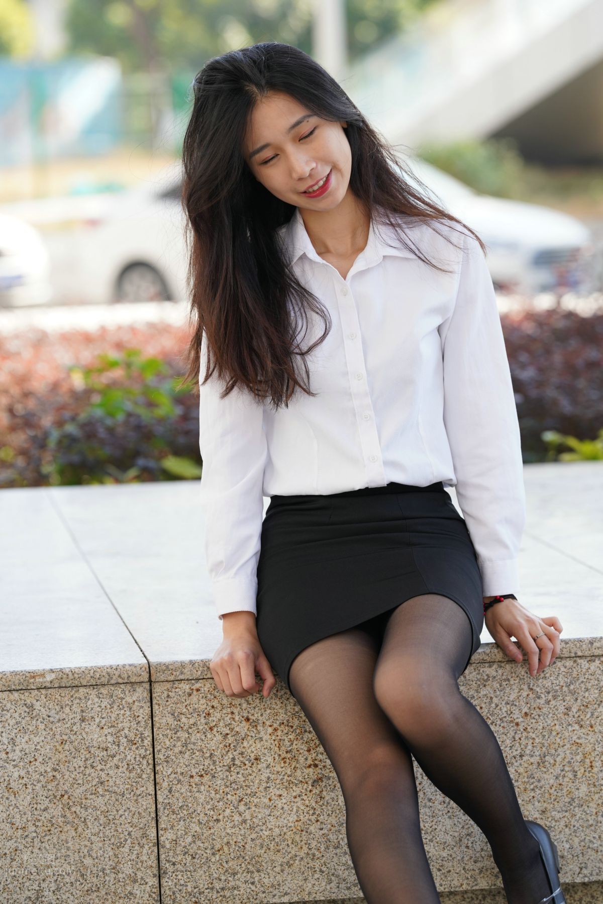 [Mojing Street] 135 Street Snap of an OL-Style Beauty in Black Stockings photo 60