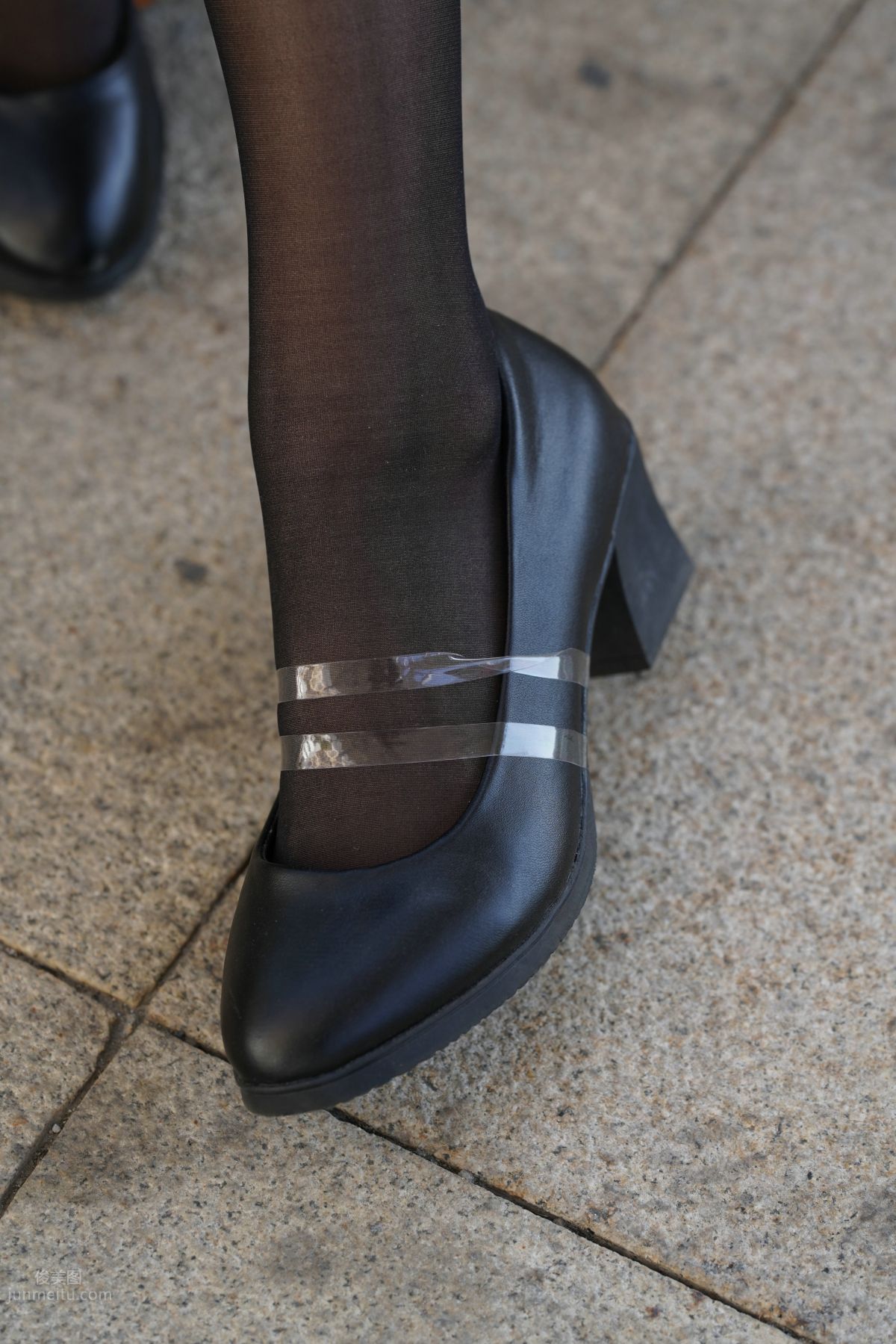 [Mojing Street] 135 Street Snap of an OL-Style Beauty in Black Stockings photo 68