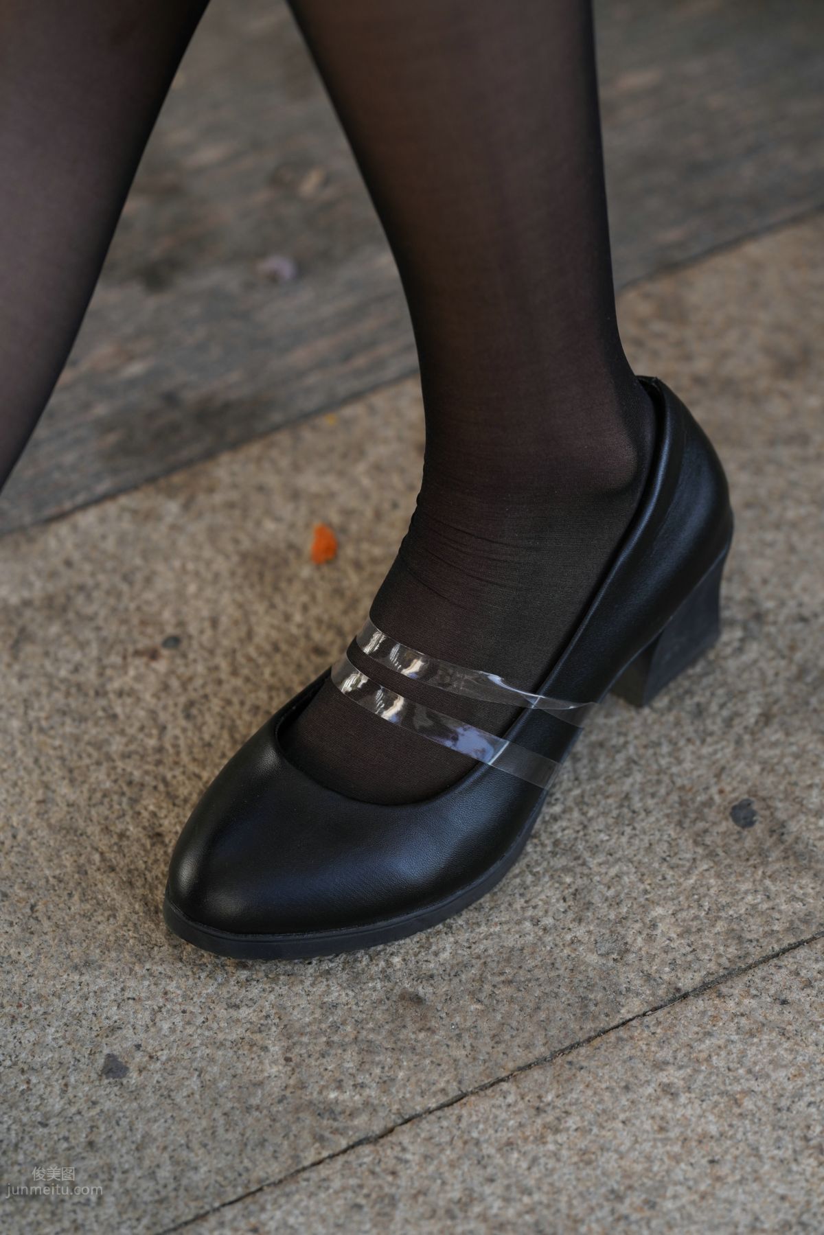 [Mojing Street] 135 Street Snap of an OL-Style Beauty in Black Stockings photo 71