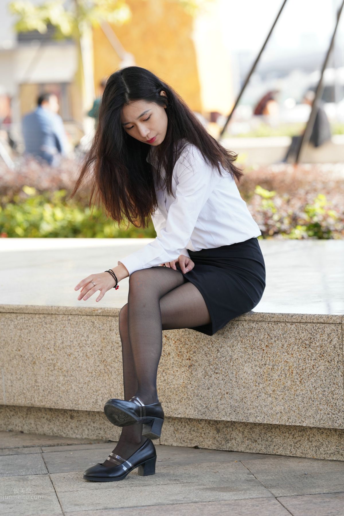 [Mojing Street] 135 Street Snap of an OL-Style Beauty in Black Stockings photo 77