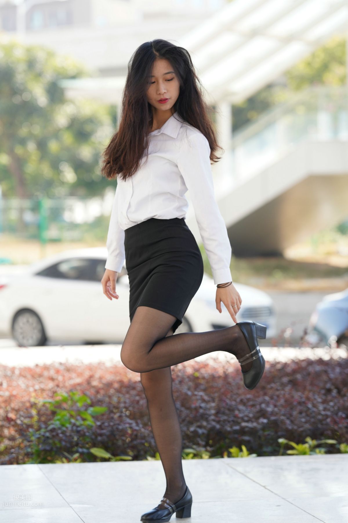 [Mojing Street] 135 Street Snap of an OL-Style Beauty in Black Stockings photo 78