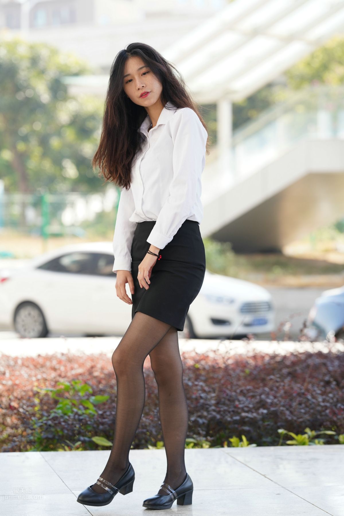 [Mojing Street] 135 Street Snap of an OL-Style Beauty in Black Stockings photo 85