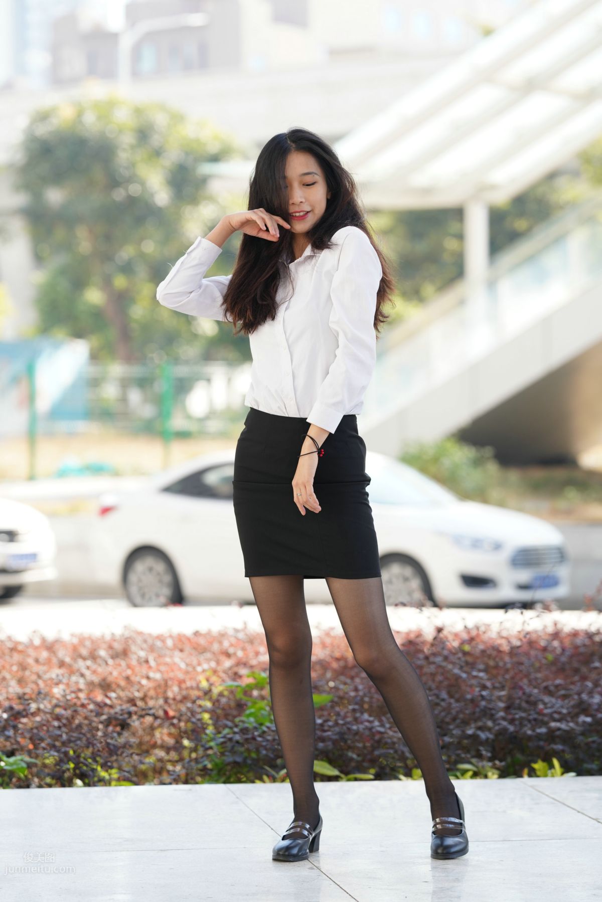 [Mojing Street] 135 Street Snap of an OL-Style Beauty in Black Stockings photo 95