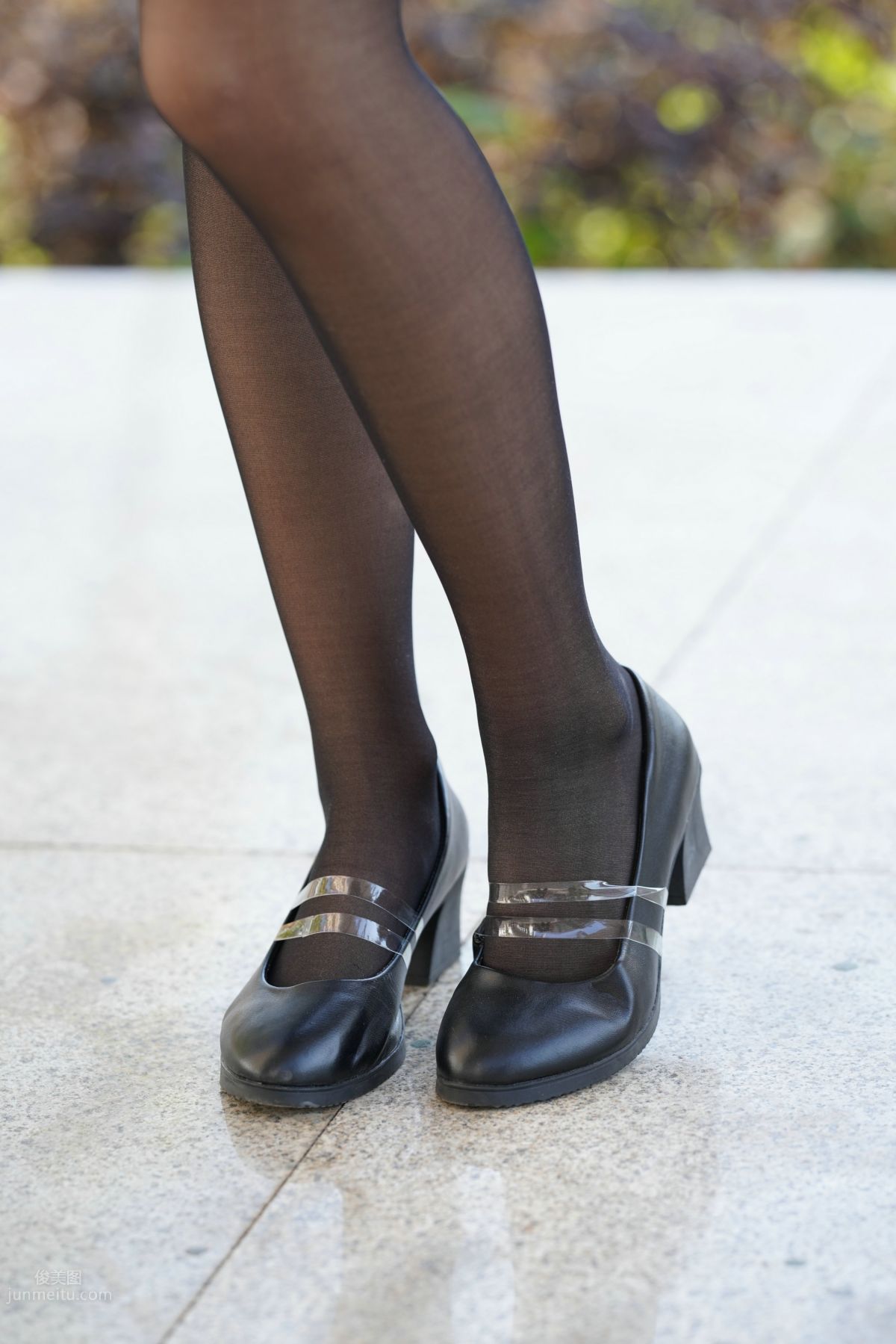 [Mojing Street] 135 Street Snap of an OL-Style Beauty in Black Stockings photo 102