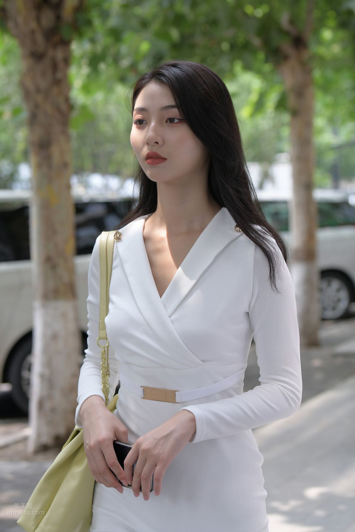 [Mojing Street] 137 Street Snap of a Beauty in White Uniform photo 27