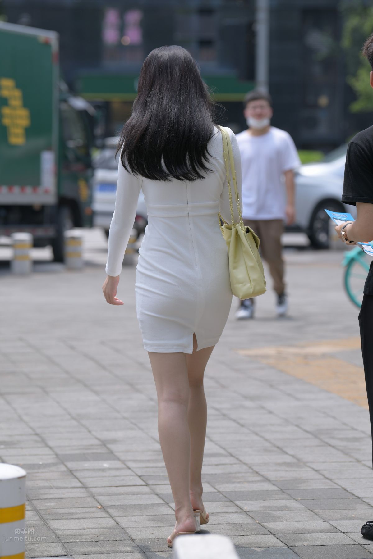 [Mojing Street] 137 Street Snap of a Beauty in White Uniform photo 74