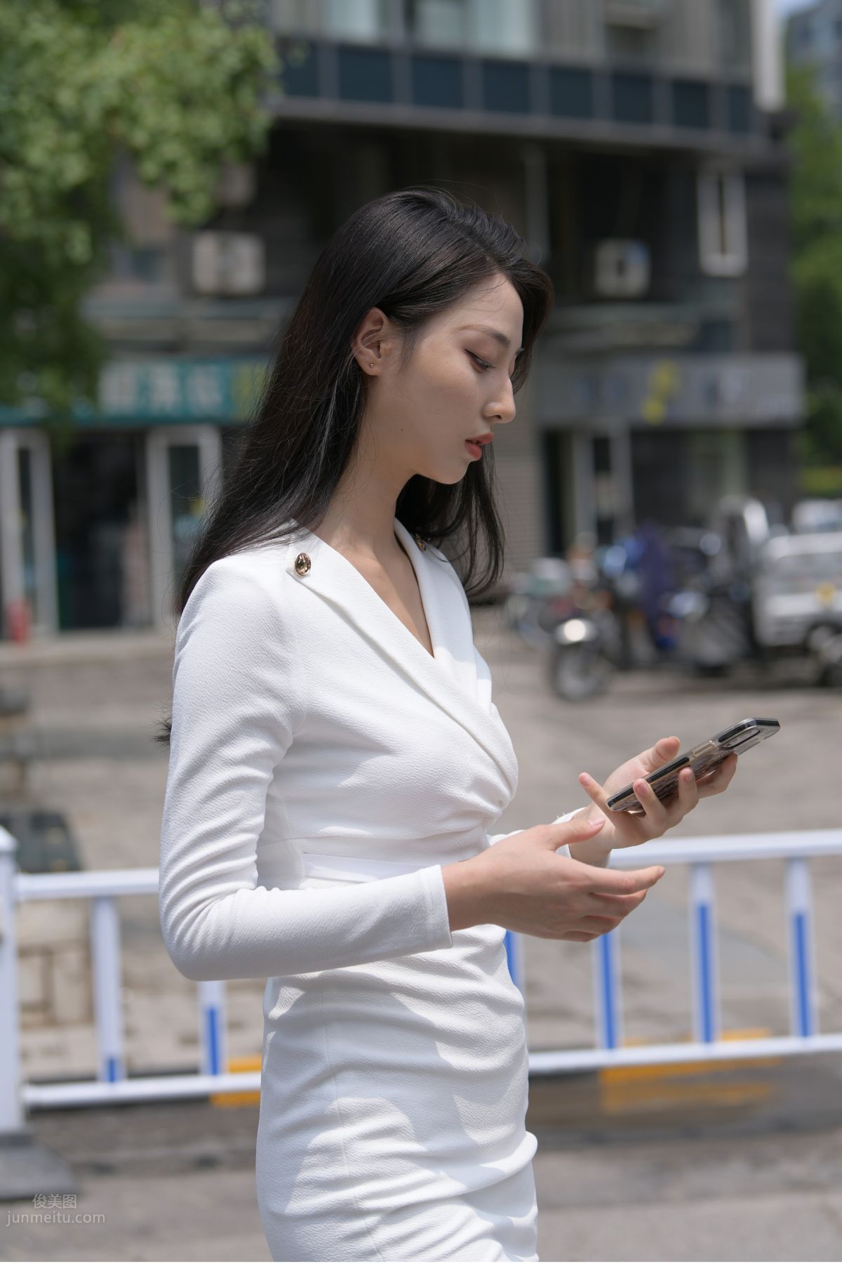 [Mojing Street] 137 Street Snap of a Beauty in White Uniform photo 159