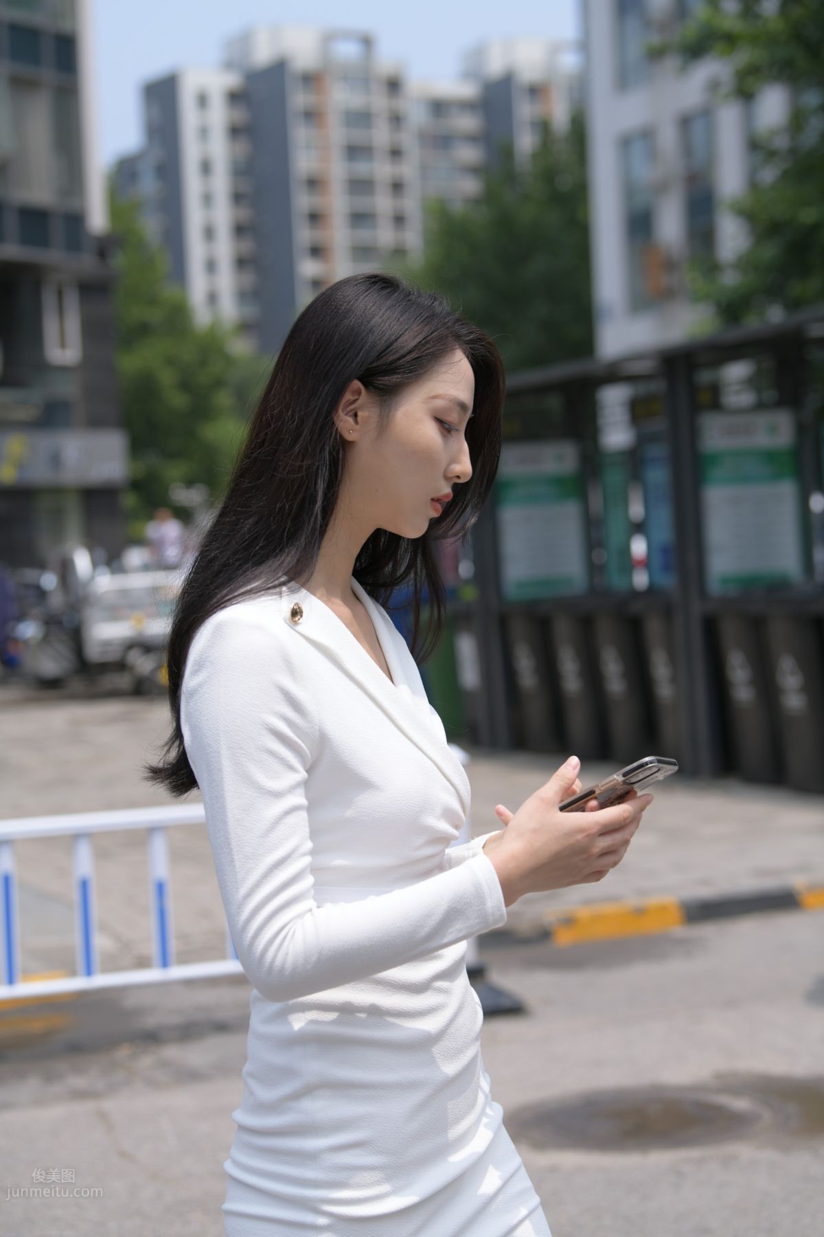 [Mojing Street] 137 Street Snap of a Beauty in White Uniform photo 161