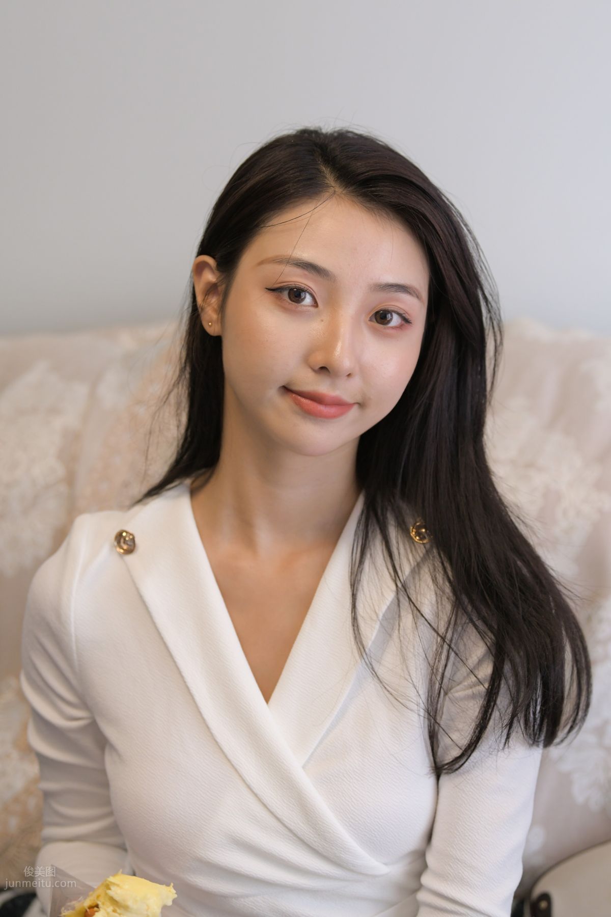 [Mojing Street] 137 Street Snap of a Beauty in White Uniform photo 226