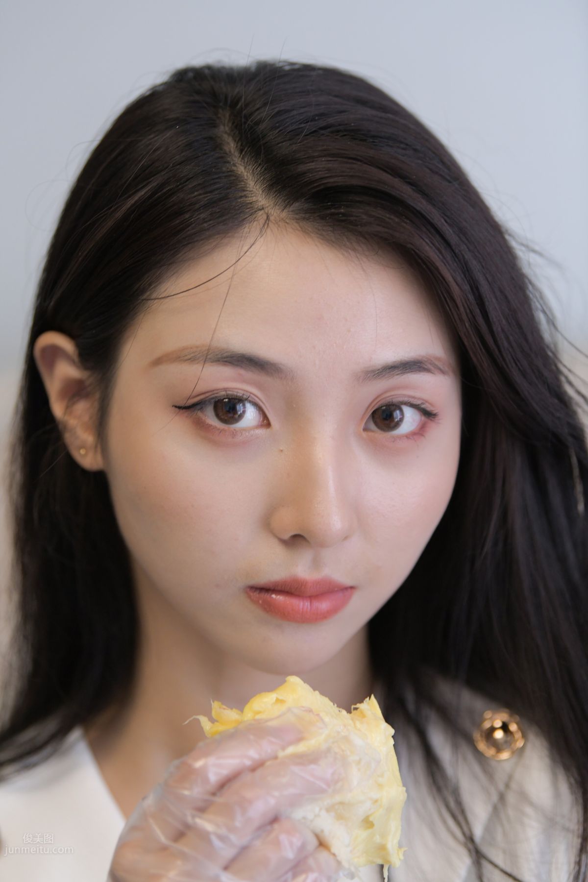 [Mojing Street] 137 Street Snap of a Beauty in White Uniform photo 228