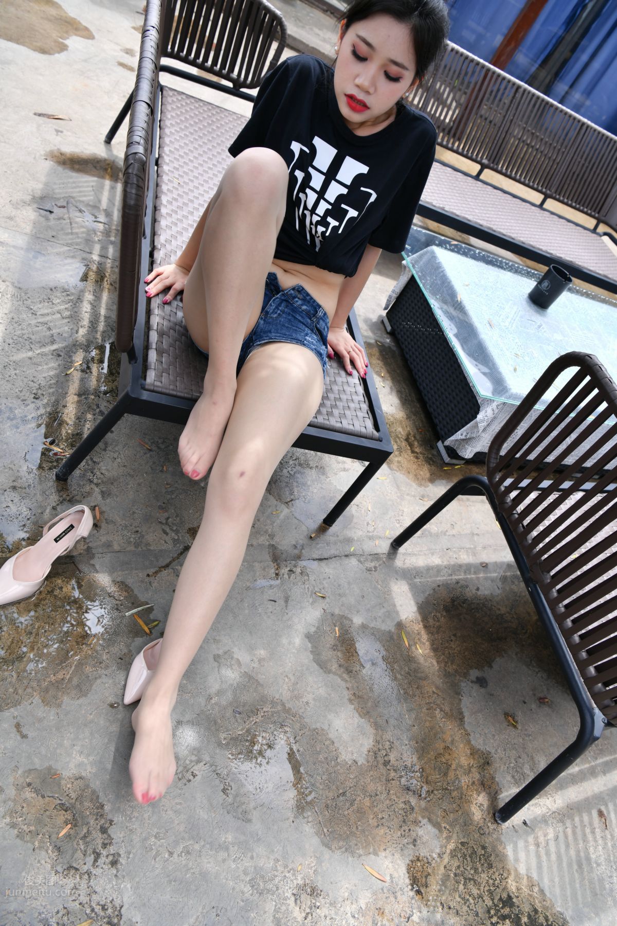 [魔鏡街拍] 144 戶外熱褲涼高美女 109