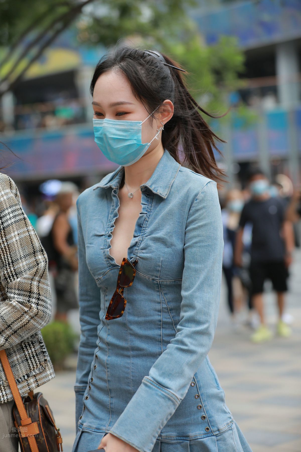 [魔鏡街拍] 147 長腿小姐姐 16