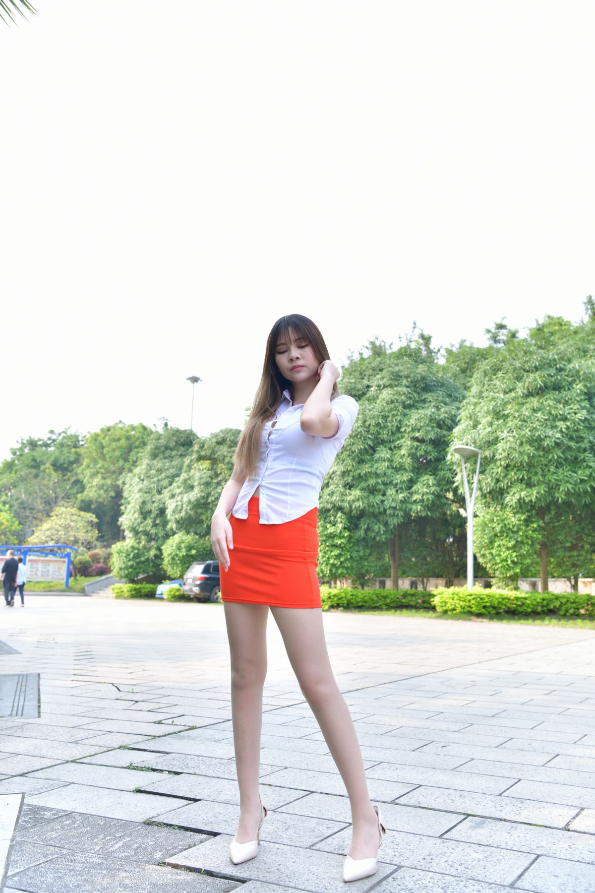 [Mojing Street] 150 Extremely Tempting Mature Woman in Red Bodycon Mini Skirt photo 5