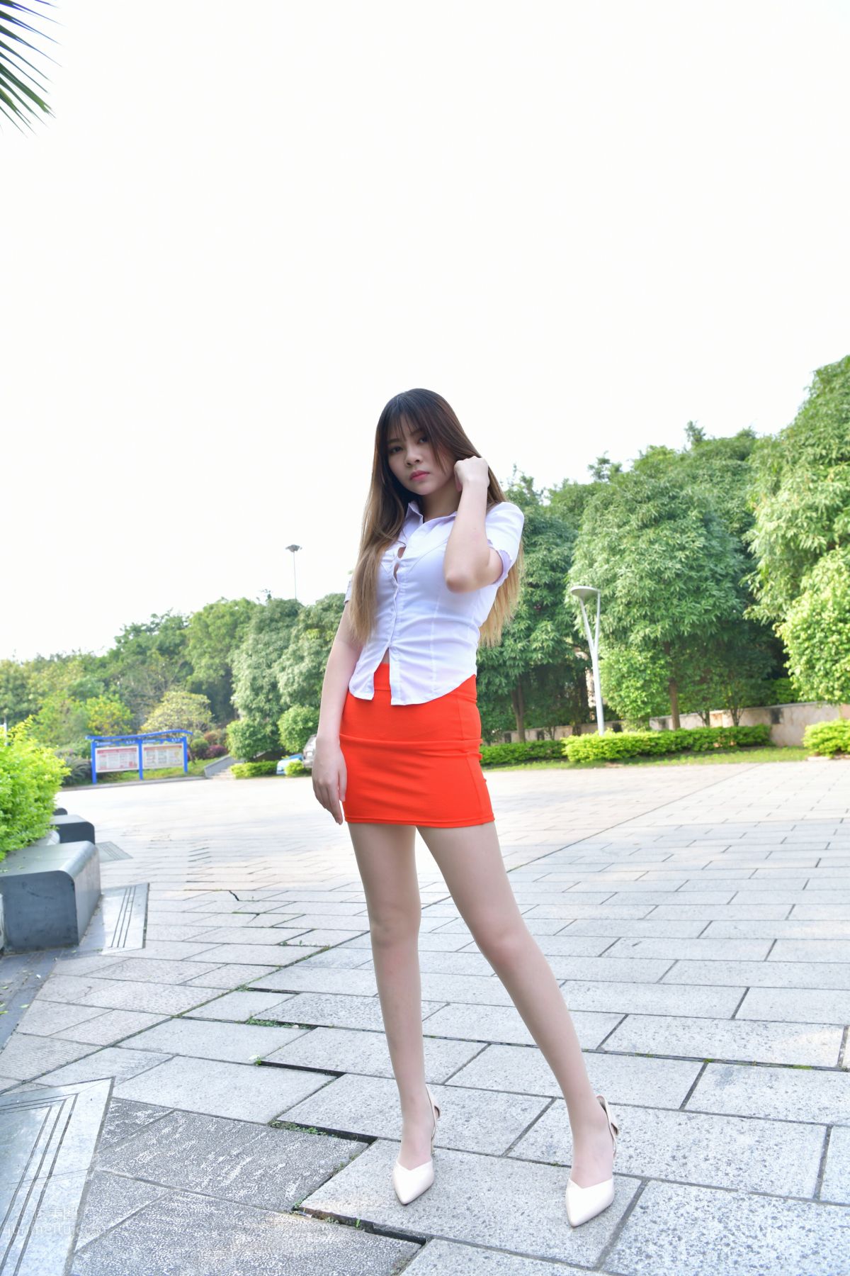 [Mojing Street] 150 Extremely Tempting Mature Woman in Red Bodycon Mini Skirt photo 7
