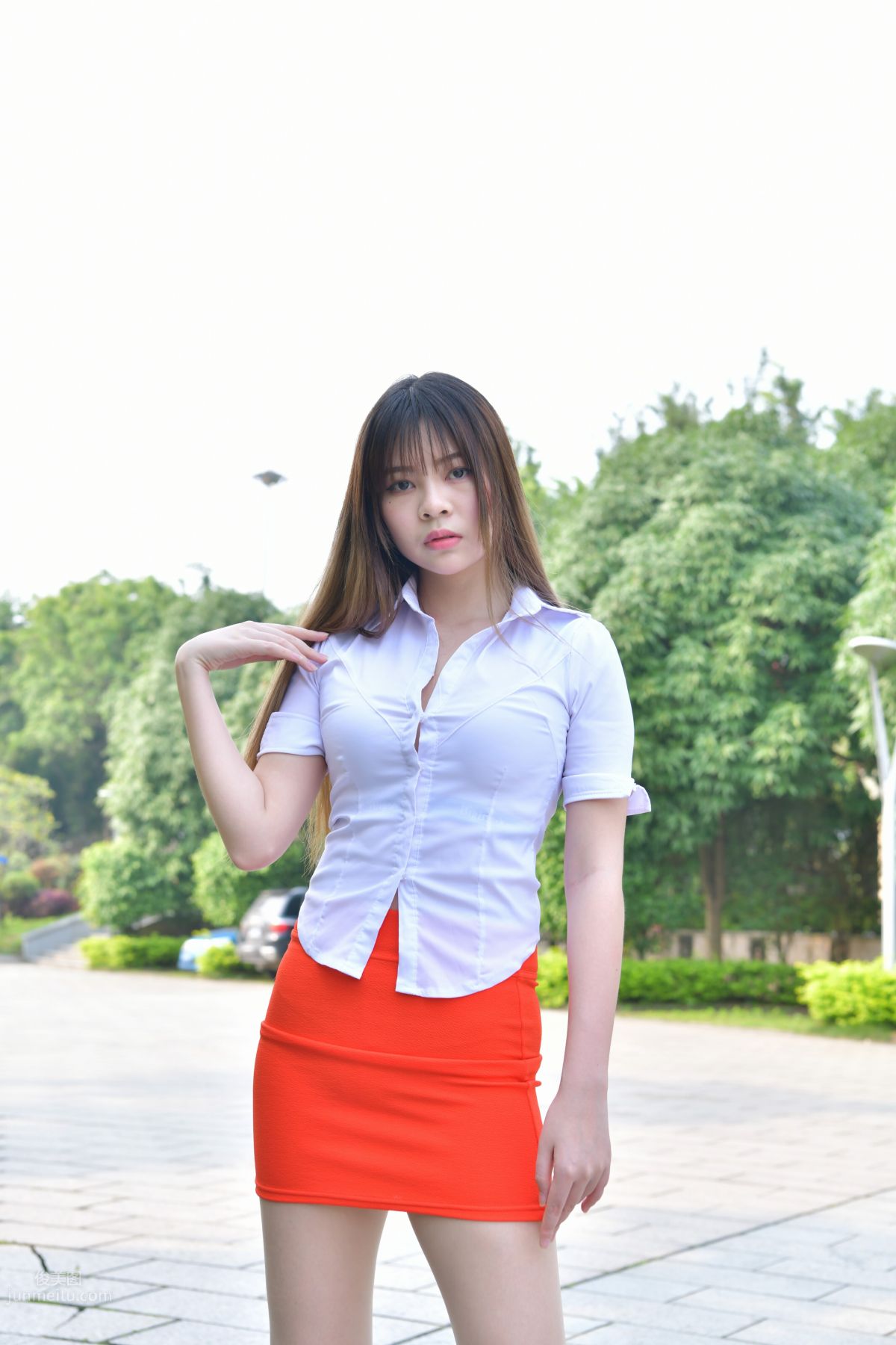 [Mojing Street] 150 Extremely Tempting Mature Woman in Red Bodycon Mini Skirt photo 13