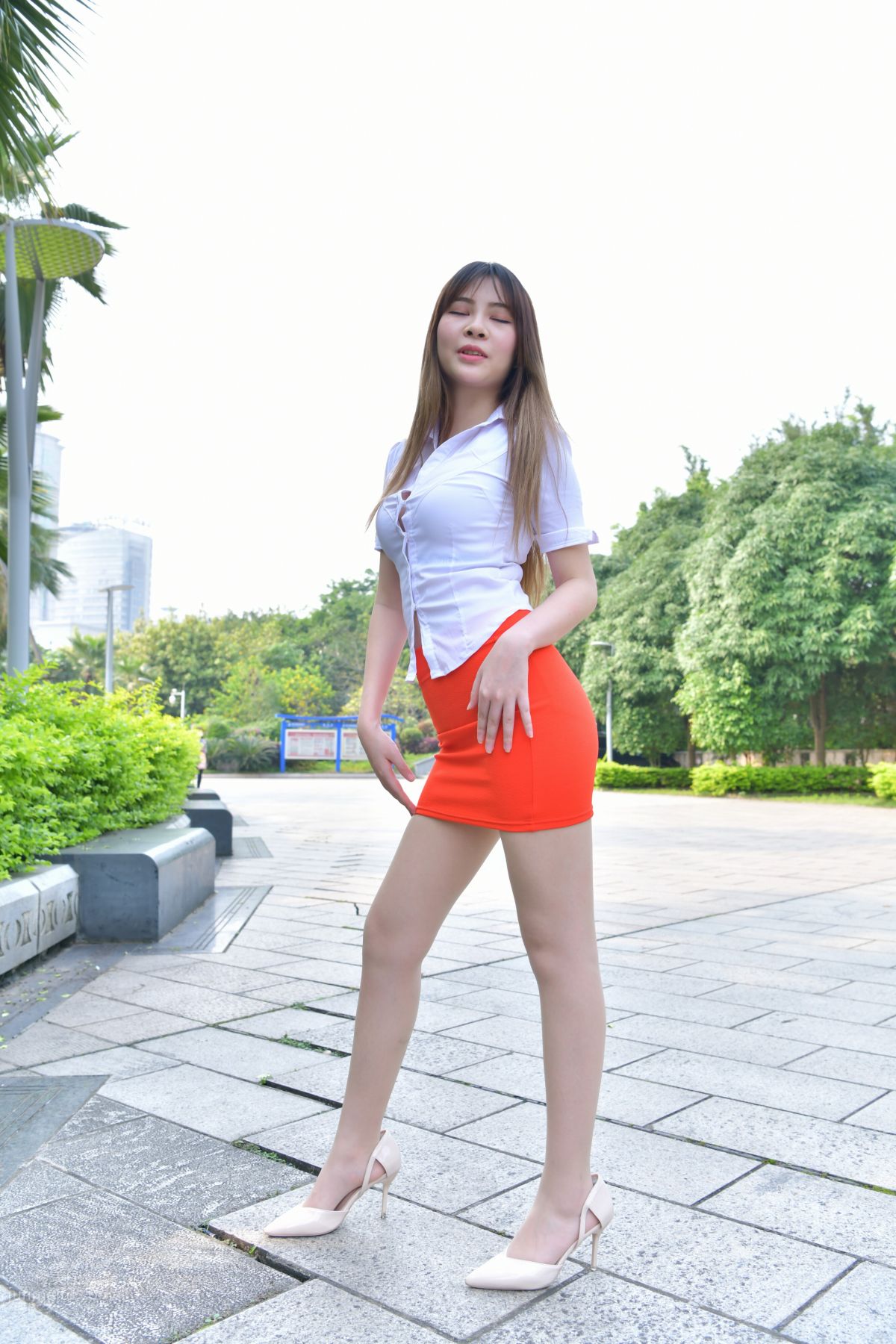 [Mojing Street] 150 Extremely Tempting Mature Woman in Red Bodycon Mini Skirt photo 22