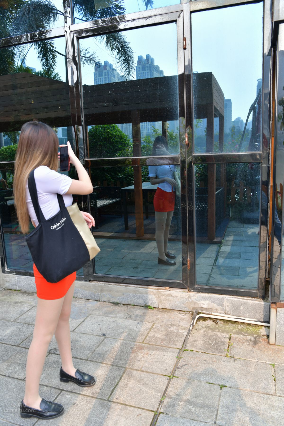 [Mojing Street] 150 Extremely Tempting Mature Woman in Red Bodycon Mini Skirt photo 74