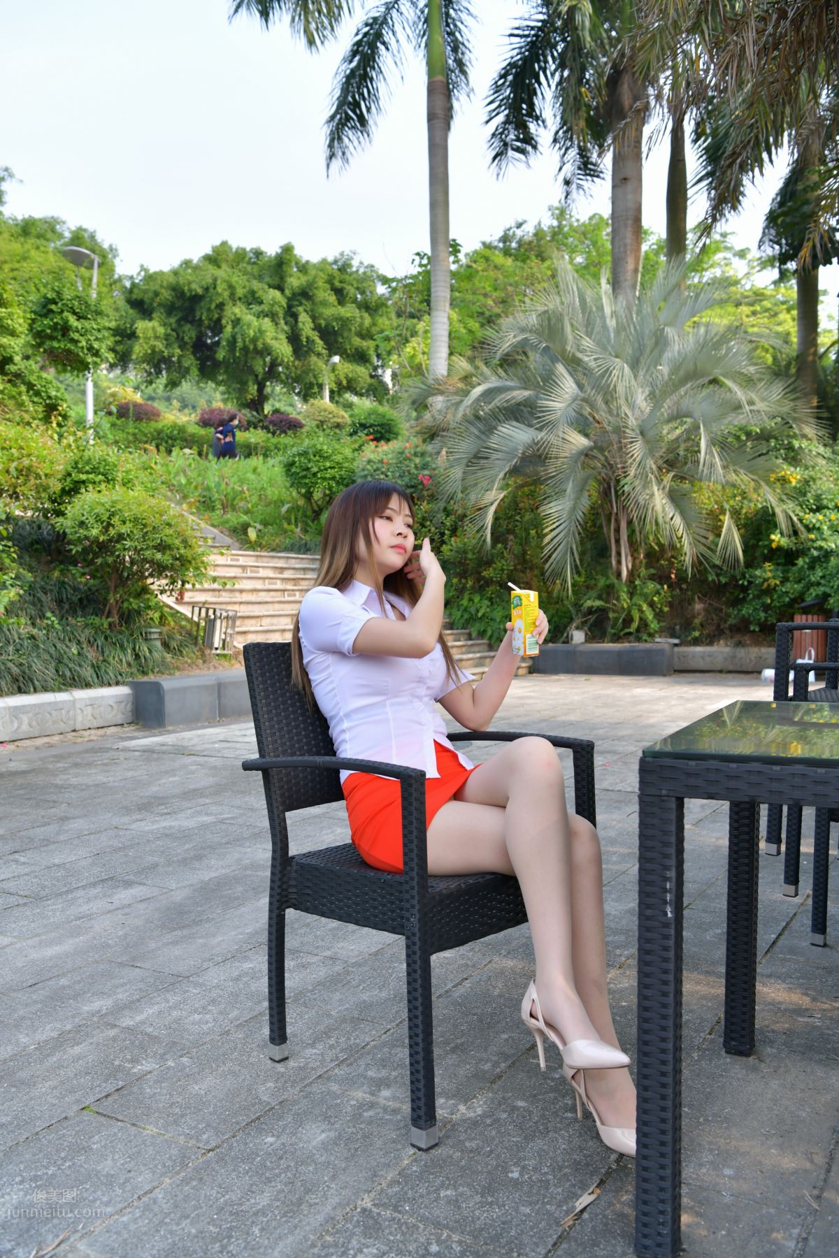 [Mojing Street] 150 Extremely Tempting Mature Woman in Red Bodycon Mini Skirt photo 75