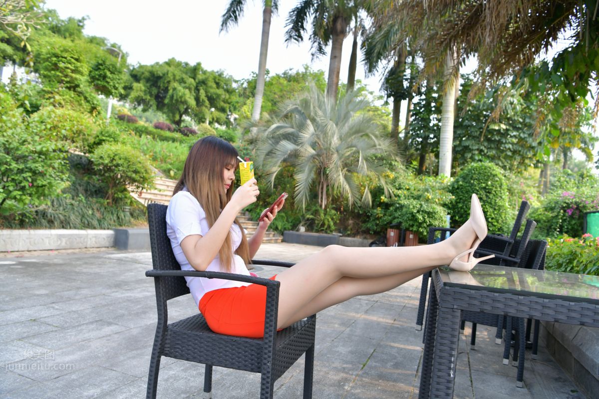 [Mojing Street] 150 Extremely Tempting Mature Woman in Red Bodycon Mini Skirt photo 130