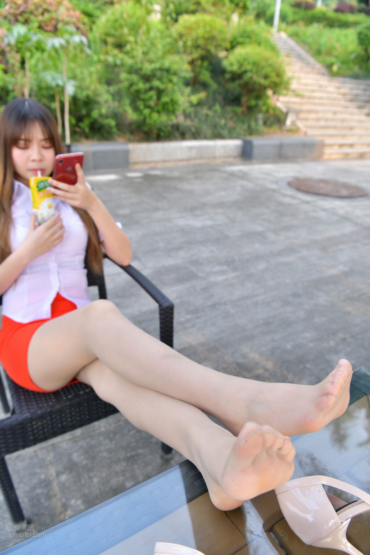 [Mojing Street] 150 Extremely Tempting Mature Woman in Red Bodycon Mini Skirt photo 141