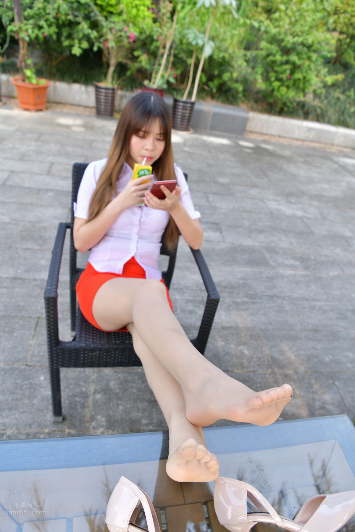 [Mojing Street] 150 Extremely Tempting Mature Woman in Red Bodycon Mini Skirt photo 148