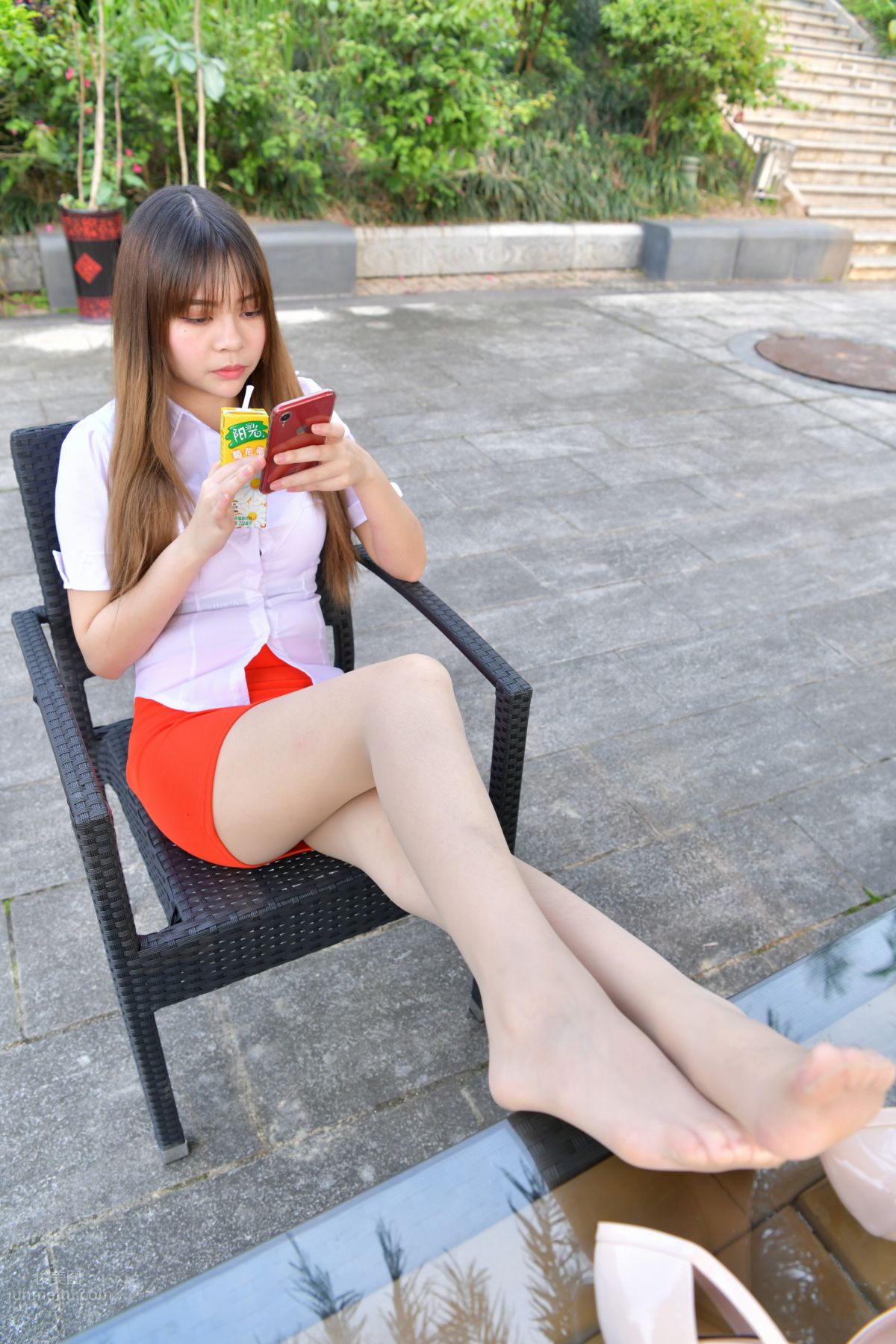 [Mojing Street] 150 Extremely Tempting Mature Woman in Red Bodycon Mini Skirt photo 175